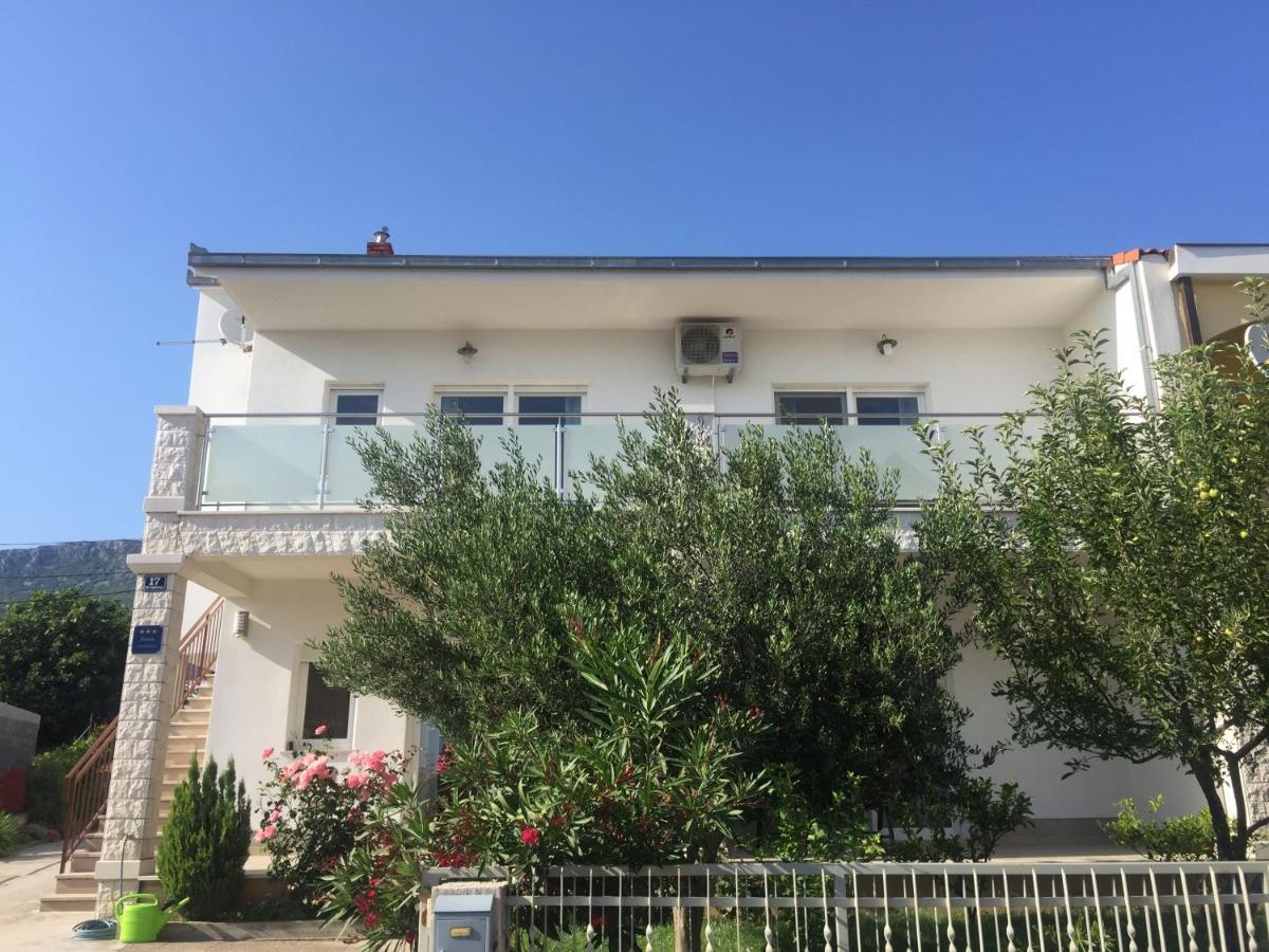 Apartments With A Parking Space Kastel Kambelovac, Kastela - 15480 מראה חיצוני תמונה