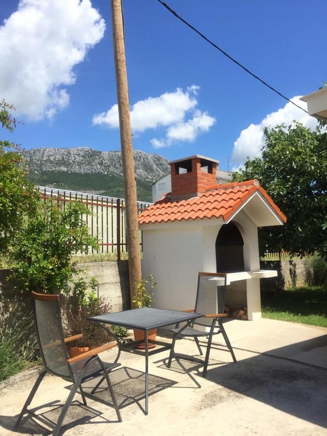 Apartments With A Parking Space Kastel Kambelovac, Kastela - 15480 מראה חיצוני תמונה