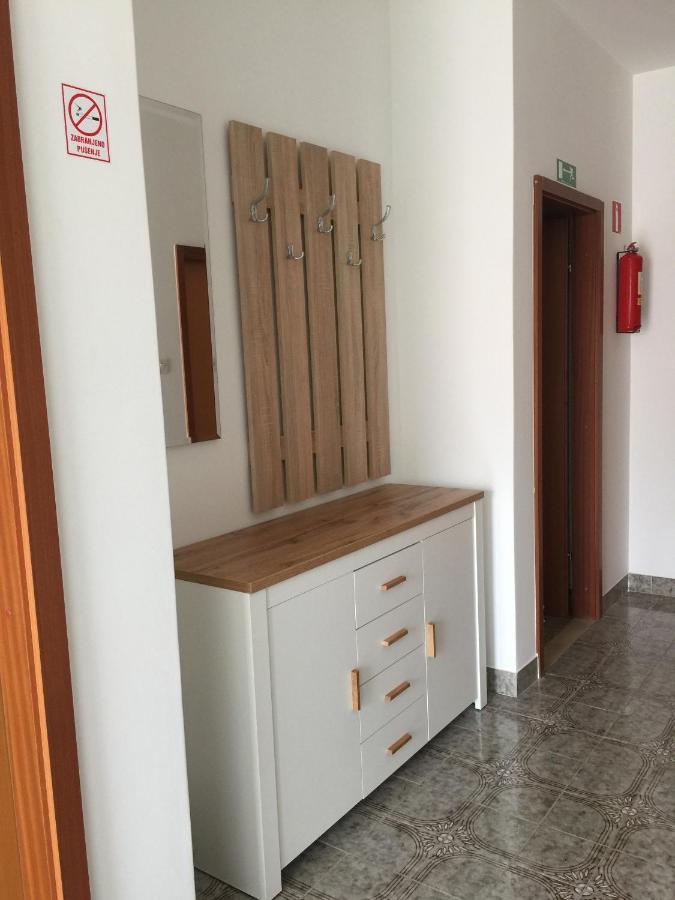 Apartments With A Parking Space Kastel Kambelovac, Kastela - 15480 מראה חיצוני תמונה