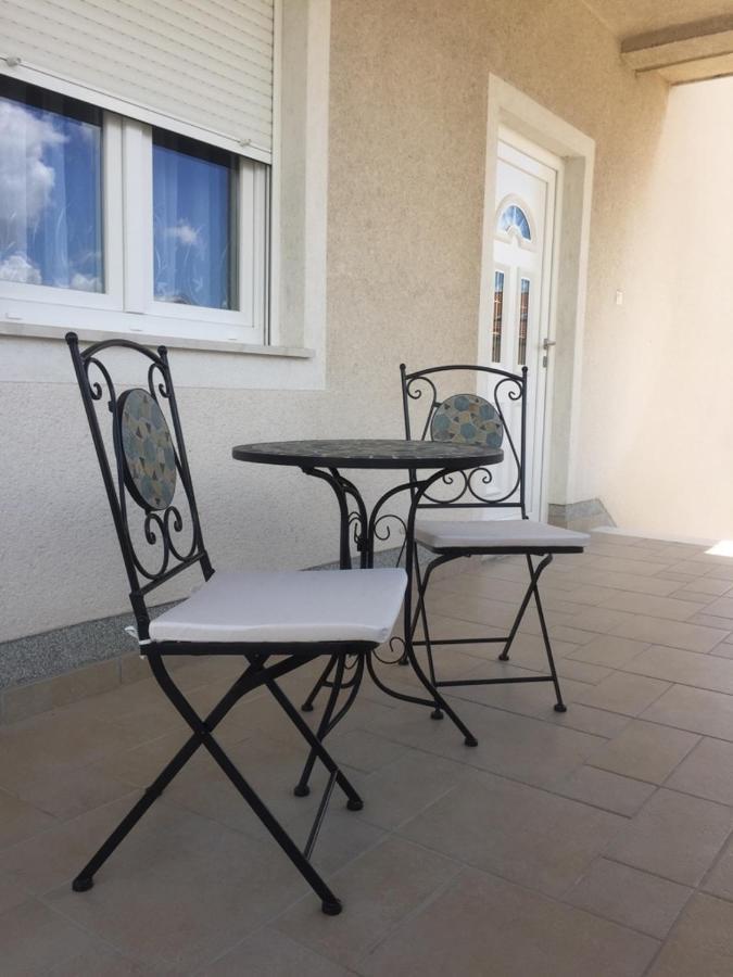 Apartments With A Parking Space Kastel Kambelovac, Kastela - 15480 מראה חיצוני תמונה